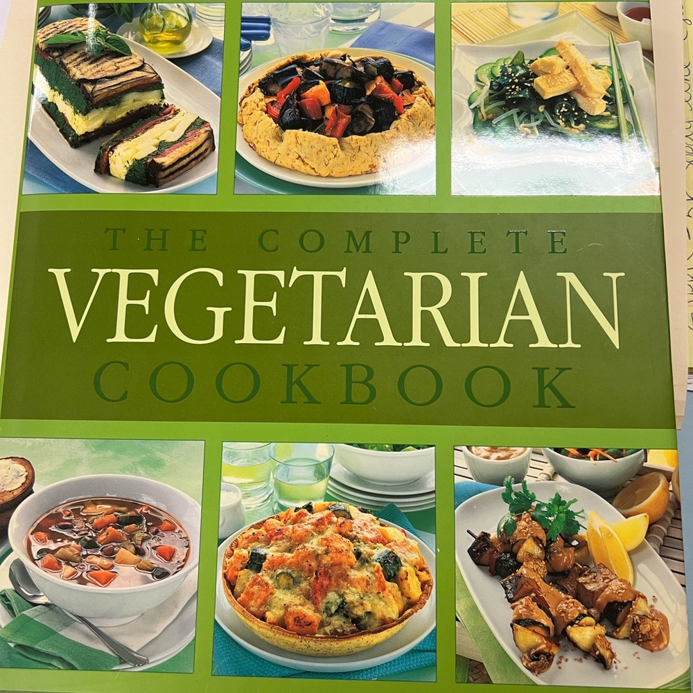 The Complete Vegetarian Cookbook - Green Cover